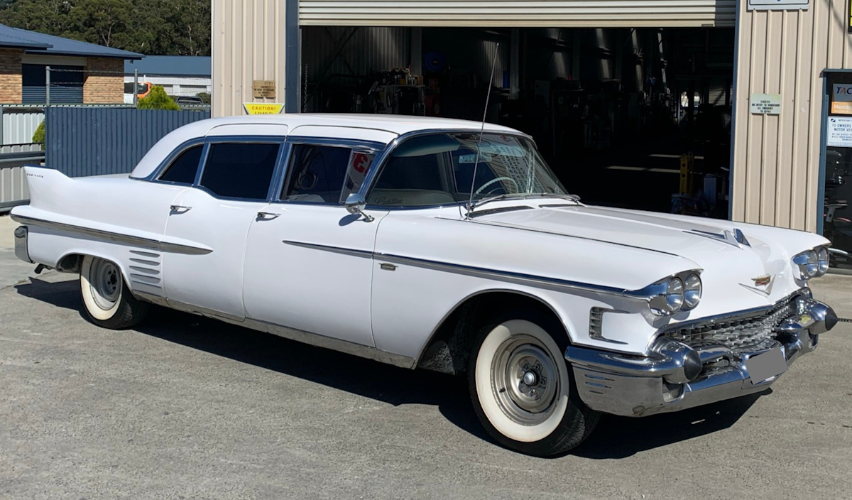 1958 Cadillac Fleetwood side body bonnet view